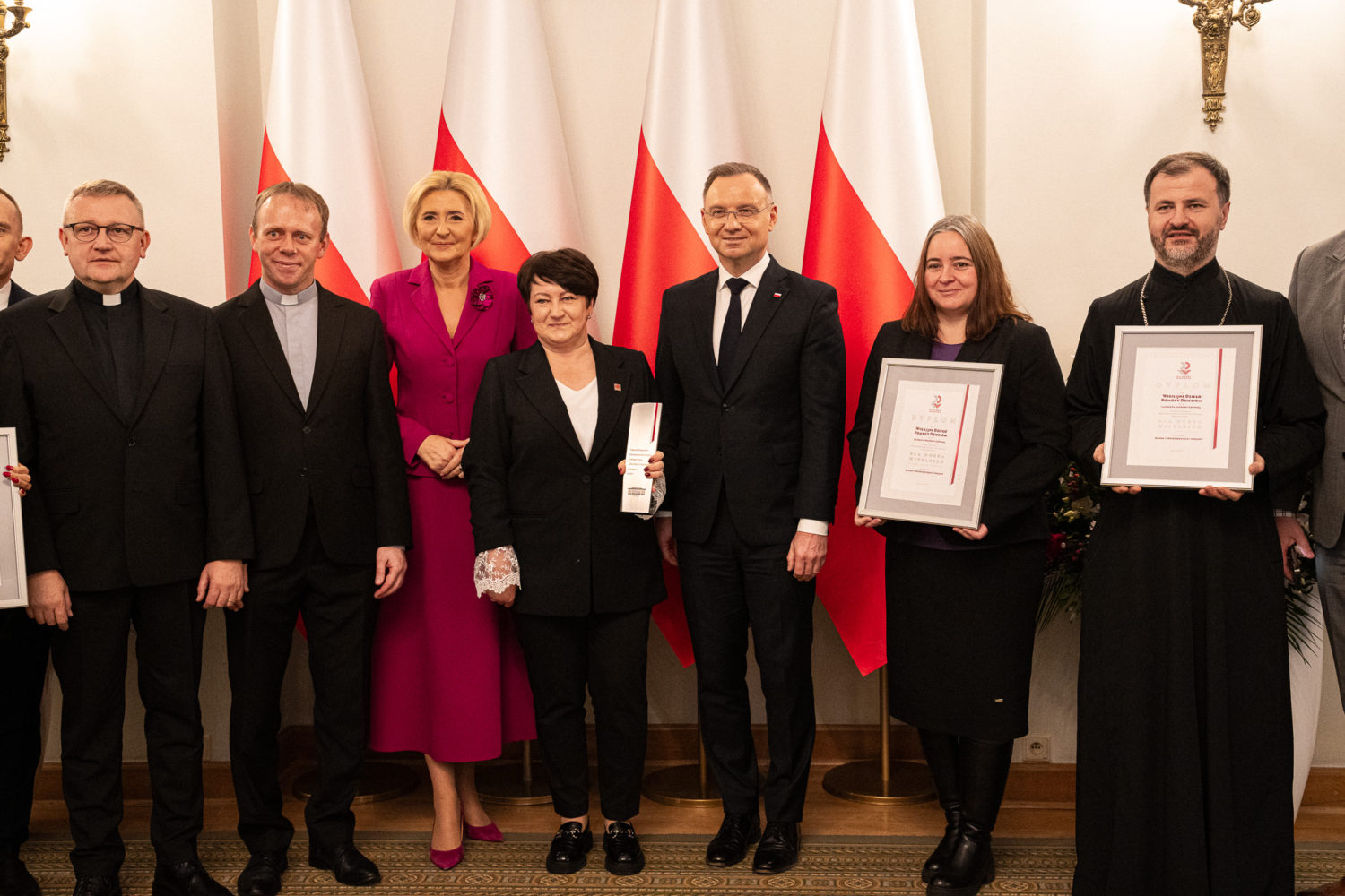 Małgorzata Jarosz – Jarszewska, zastępca Dyrektora Caritas Polska odbiera Nagrodę