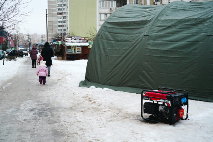 Namioty, trudne warunki w Ukrainie_1